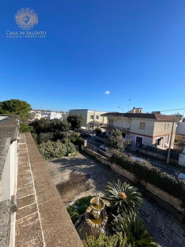 casa indipendente in vendita a Castrignano del Capo in zona Salignano