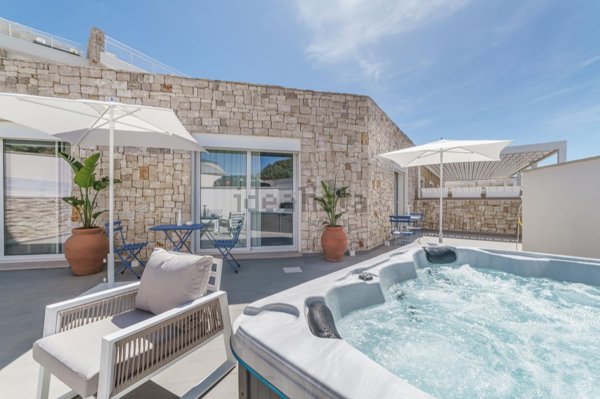 appartamento in vendita a Castrignano del Capo in zona Santa Maria di Leuca