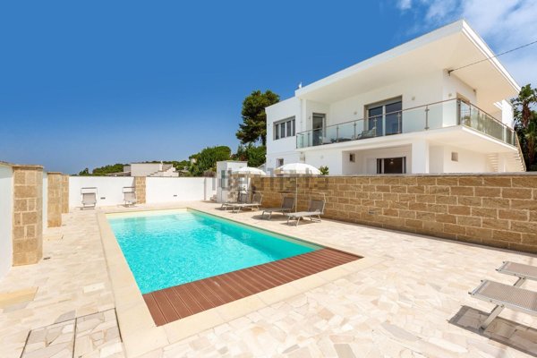 casa indipendente in vendita a Castrignano del Capo