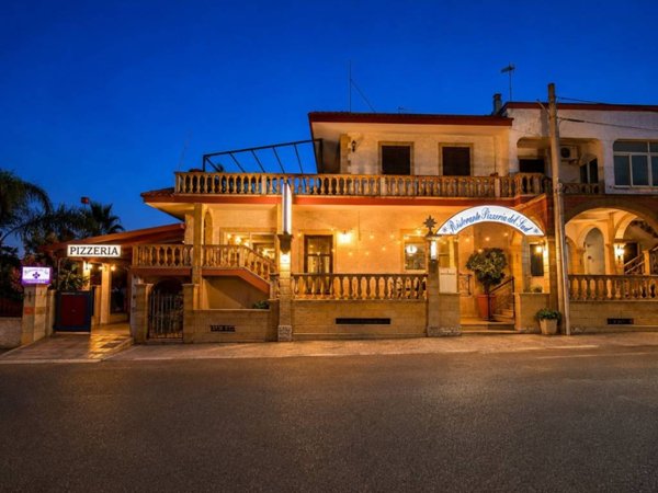 negozio in vendita a Castrignano del Capo in zona Salignano