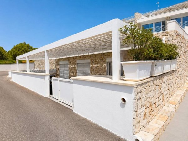 appartamento in vendita a Castrignano del Capo in zona Santa Maria di Leuca