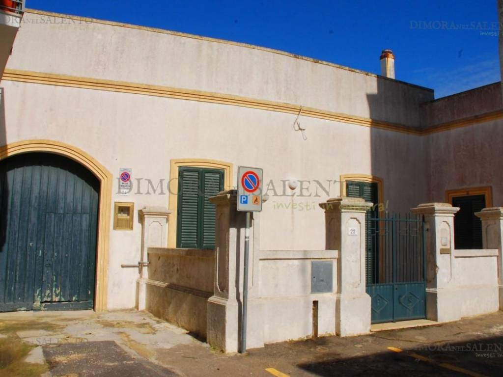 casa indipendente in vendita a Castrignano del Capo
