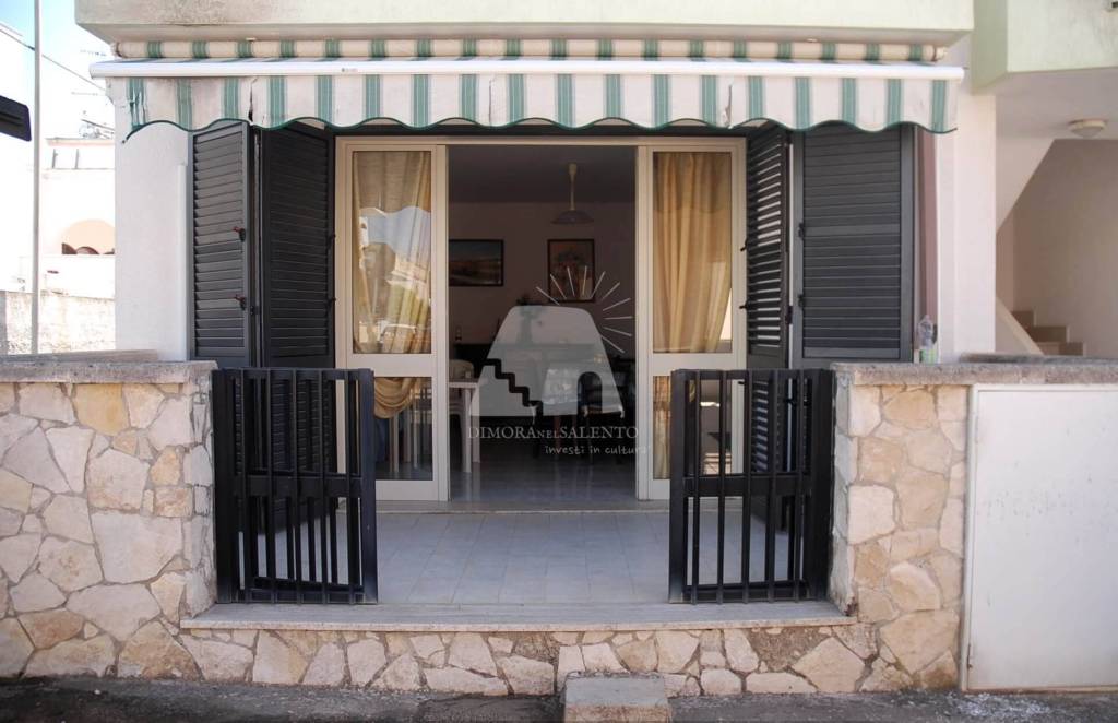 casa indipendente in vendita a Castrignano del Capo in zona Santa Maria di Leuca