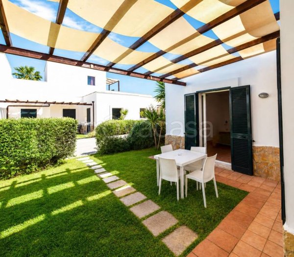 appartamento in vendita a Castrignano del Capo in zona Santa Maria di Leuca