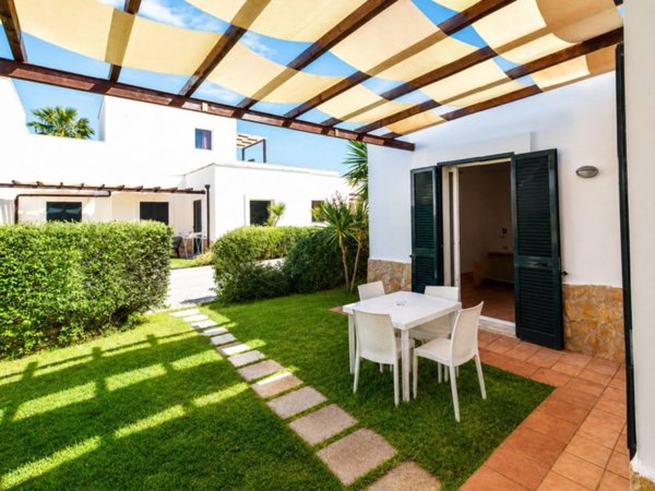 appartamento in vendita a Castrignano del Capo in zona Santa Maria di Leuca