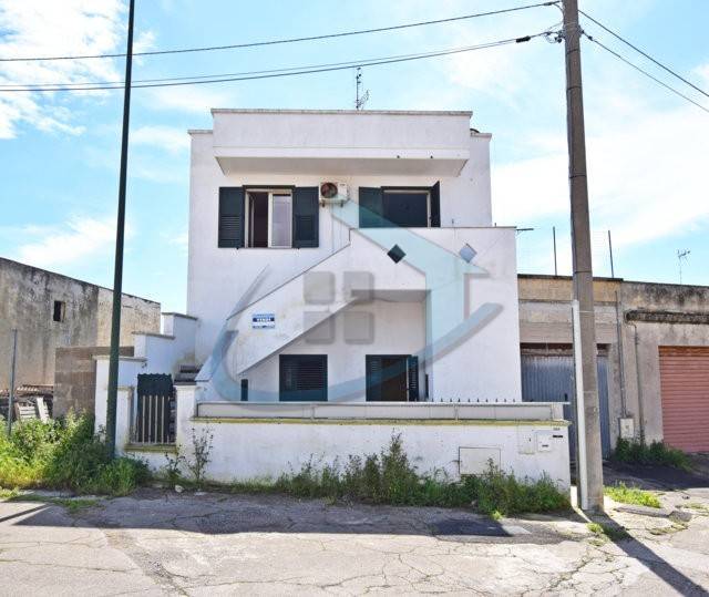 casa indipendente in vendita a Castrignano del Capo in zona Salignano
