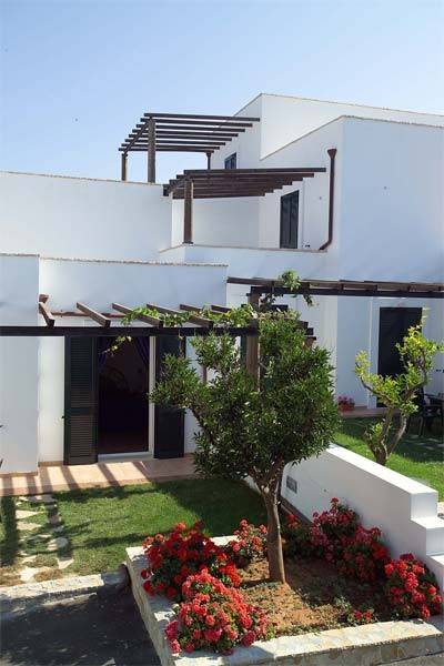 casa indipendente in vendita a Castrignano del Capo in zona Santa Maria di Leuca