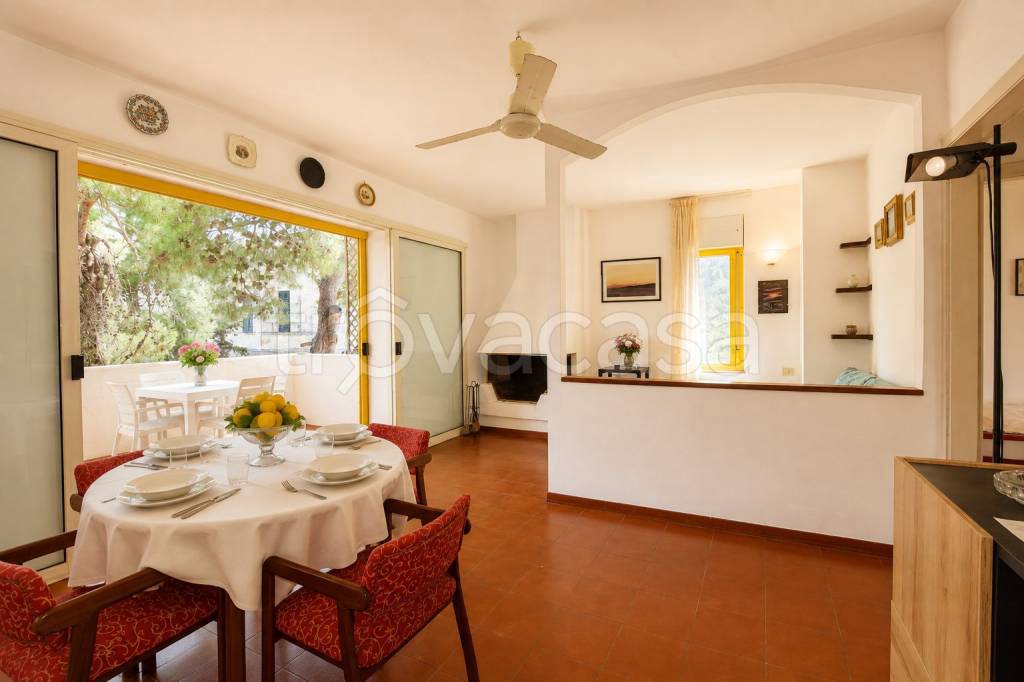 appartamento in vendita a Castrignano del Capo in zona Santa Maria di Leuca