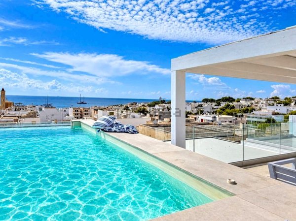 appartamento in vendita a Castrignano del Capo in zona Santa Maria di Leuca