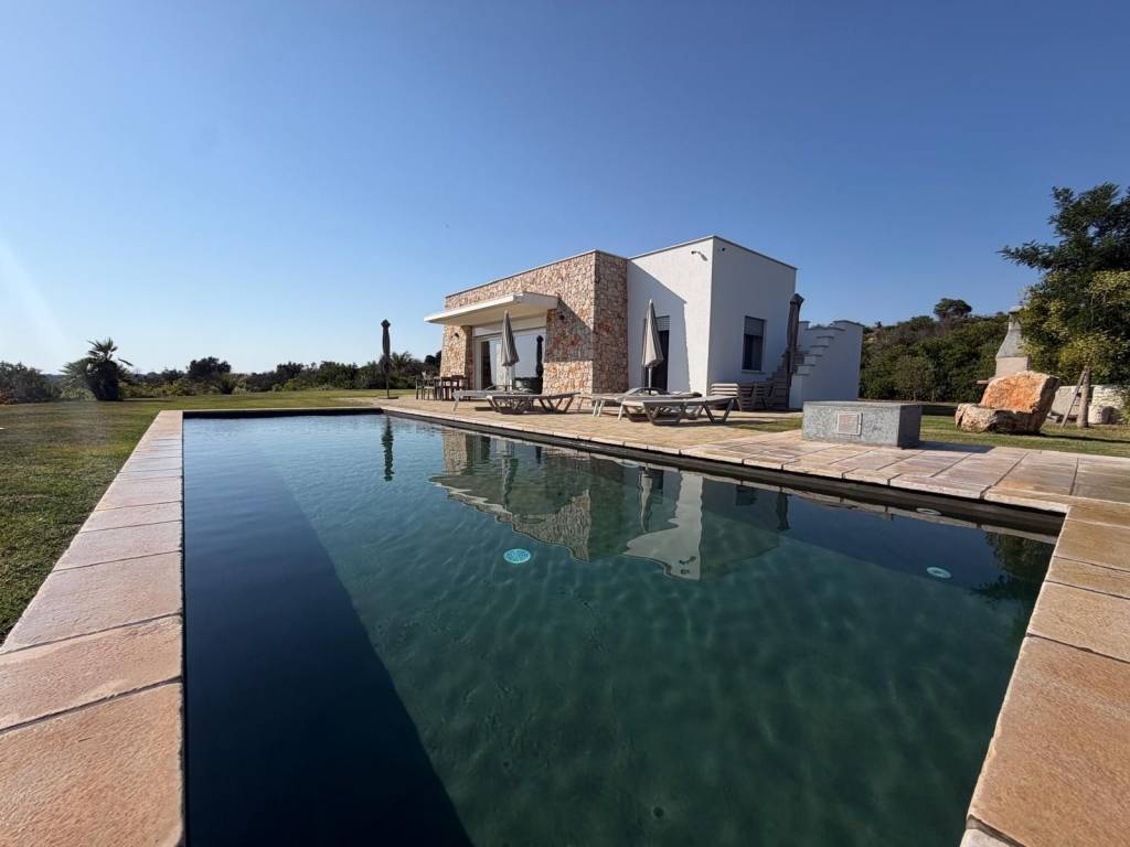 casa indipendente in vendita a Castrignano del Capo