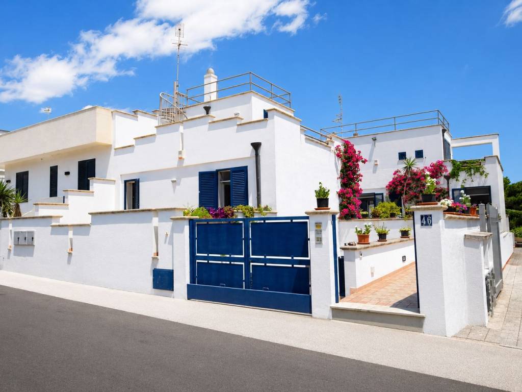 casa indipendente in vendita a Castrignano del Capo in zona Santa Maria di Leuca