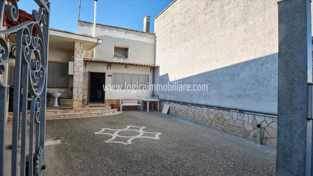 casa indipendente in vendita a Cavallino