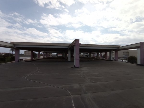 locale commerciale in vendita a Cavallino