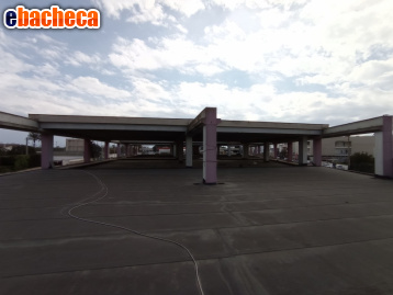 locale commerciale in vendita a Cavallino