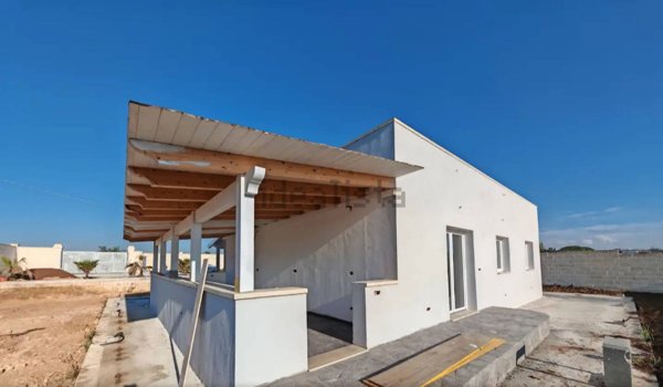 casa indipendente in vendita a Cavallino