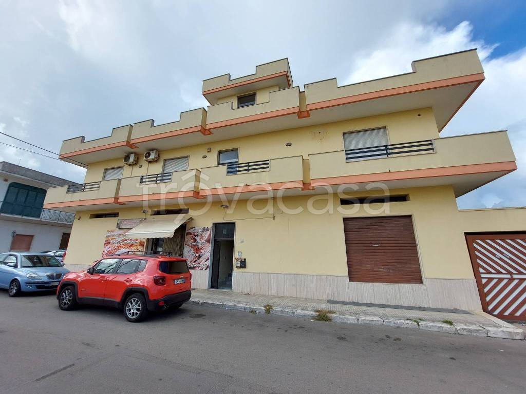 locale commerciale in vendita a Cavallino