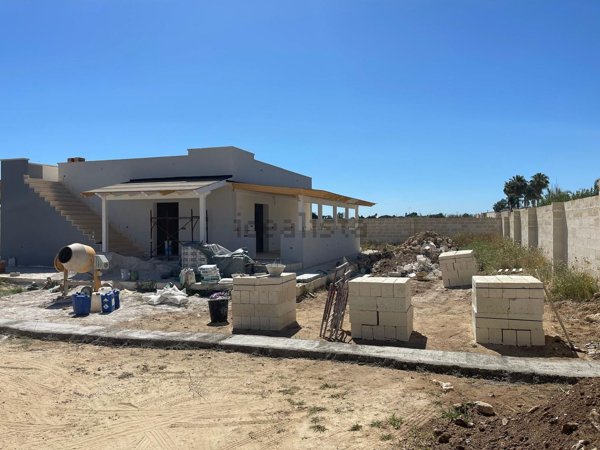 casa indipendente in vendita a Cavallino