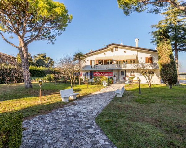 casa indipendente in vendita a Cavallino