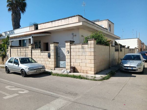 casa indipendente in vendita a Cavallino