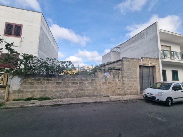 terreno edificabile in vendita a Cavallino