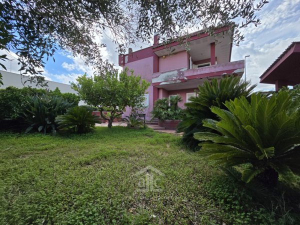 casa indipendente in vendita a Cavallino