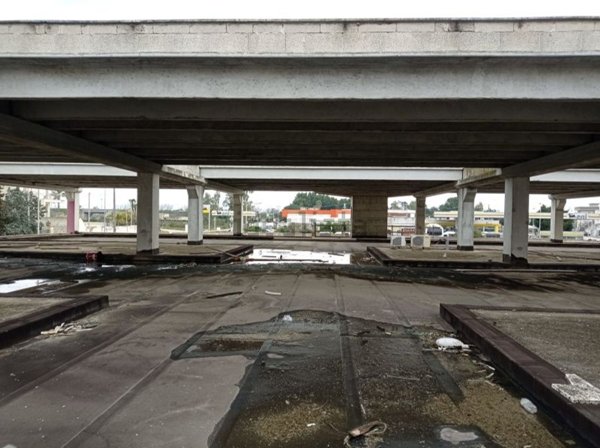 locale commerciale in vendita a Cavallino