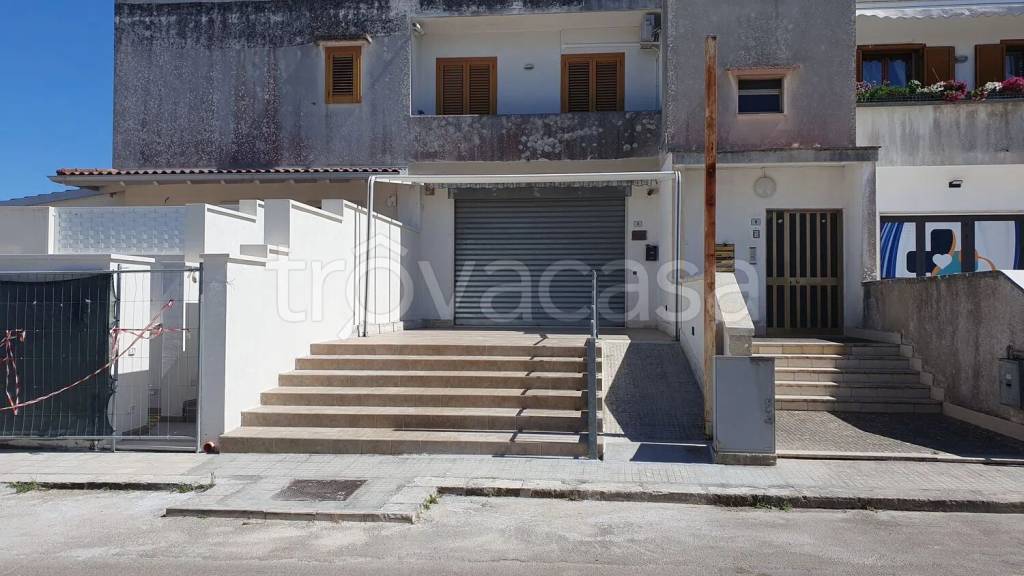 negozio in vendita a Cavallino