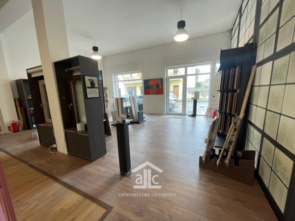 negozio in vendita a Cavallino