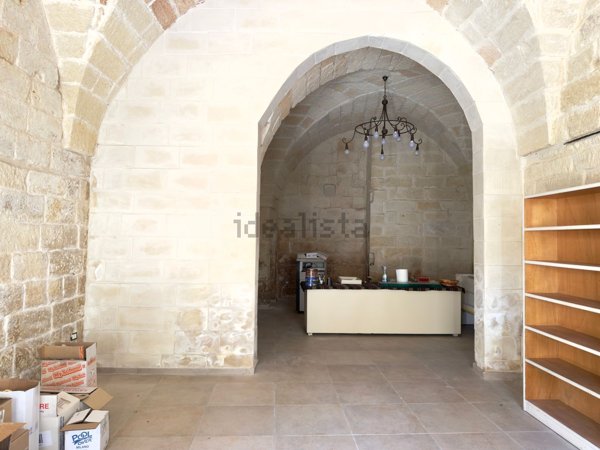 locale commerciale in vendita a Cavallino