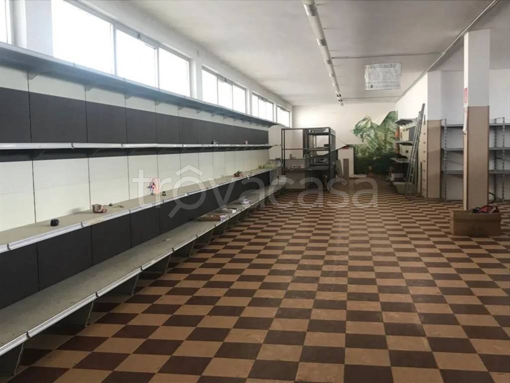 negozio in vendita a Cavallino