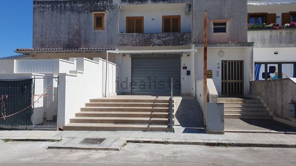 locale commerciale in vendita a Cavallino