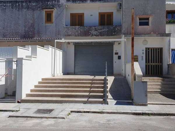 negozio in vendita a Cavallino