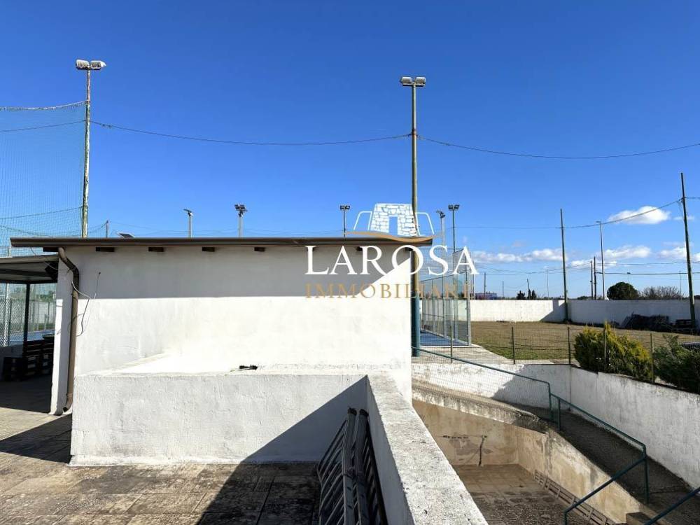 negozio in vendita a Cavallino