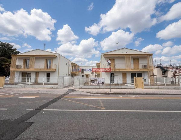 casa indipendente in vendita a Cavallino