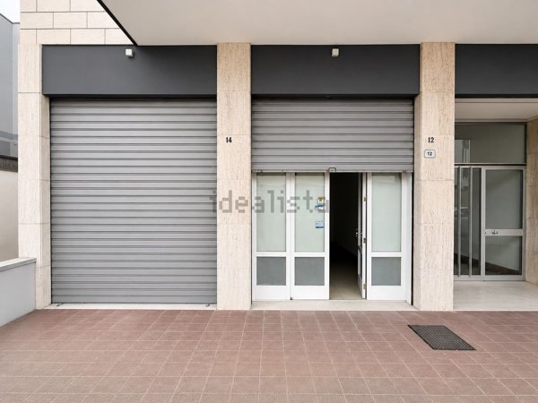 locale commerciale in vendita a Cavallino