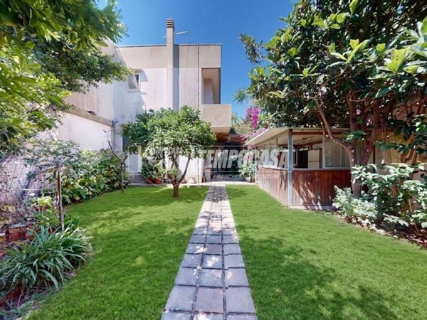 casa indipendente in vendita a Cavallino