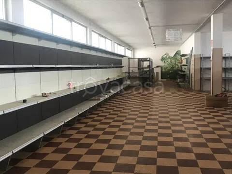 negozio in vendita a Cavallino