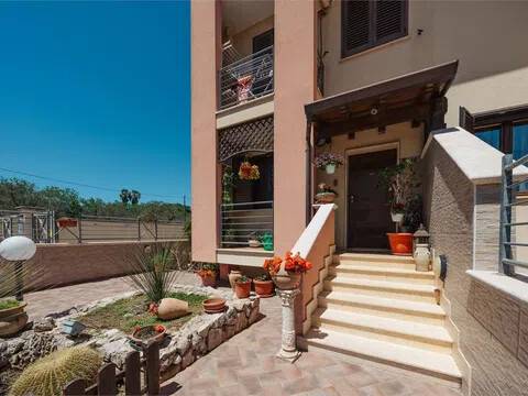casa indipendente in vendita a Cavallino