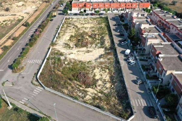 terreno edificabile in vendita a Cavallino