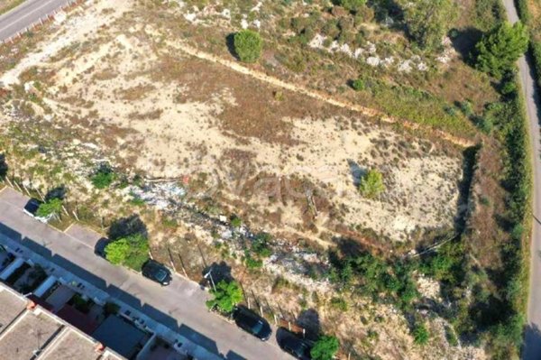 terreno edificabile in vendita a Cavallino