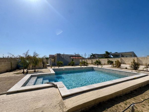 casa indipendente in vendita a Cavallino