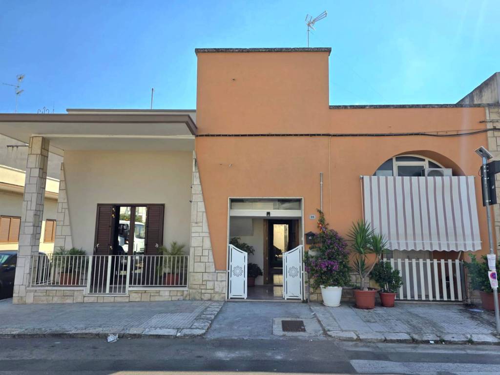 casa indipendente in vendita a Cavallino