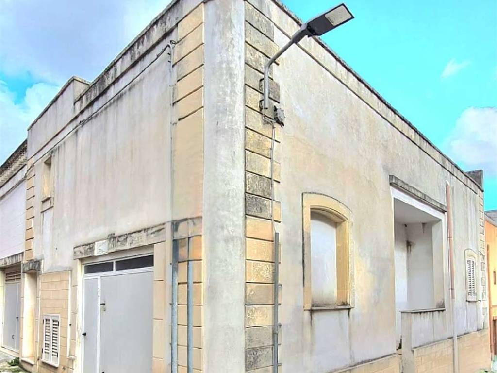 casa indipendente in vendita a Collepasso