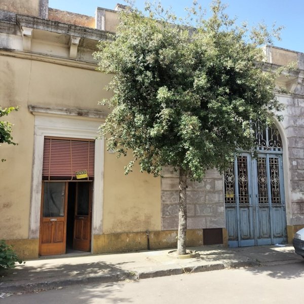 casa indipendente in vendita a Collepasso