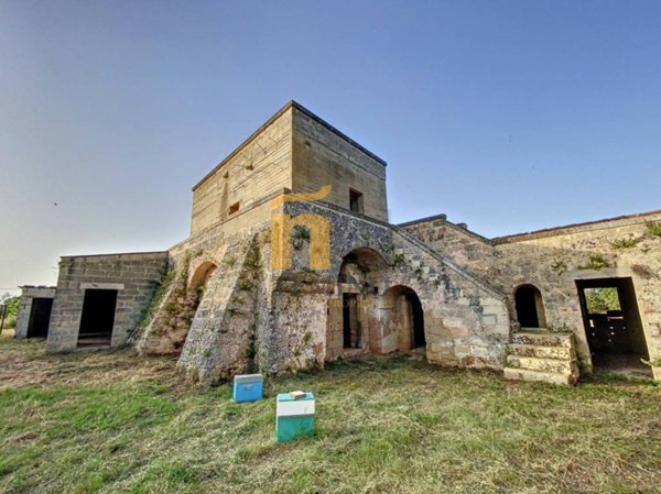 locale di sgombero in vendita a Collepasso