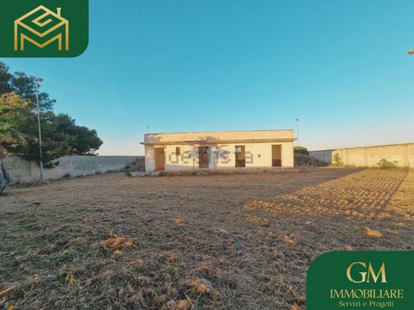 locale di sgombero in vendita a Collepasso