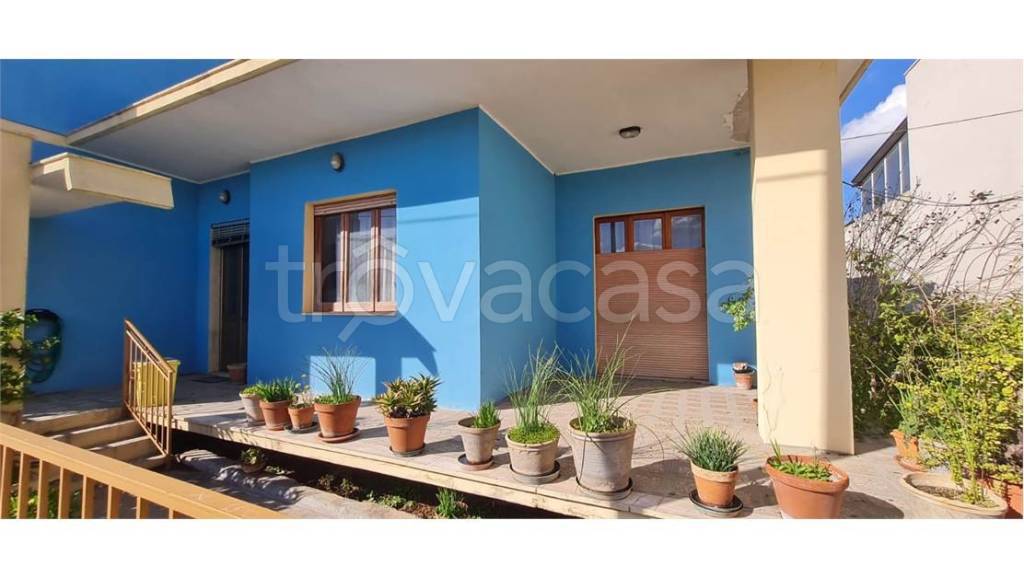 casa indipendente in vendita a Collepasso