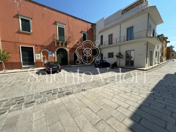 locale commerciale in vendita a Collepasso