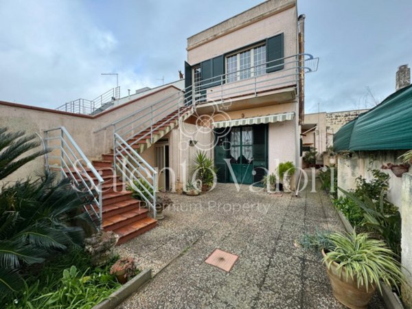 casa indipendente in vendita a Collepasso