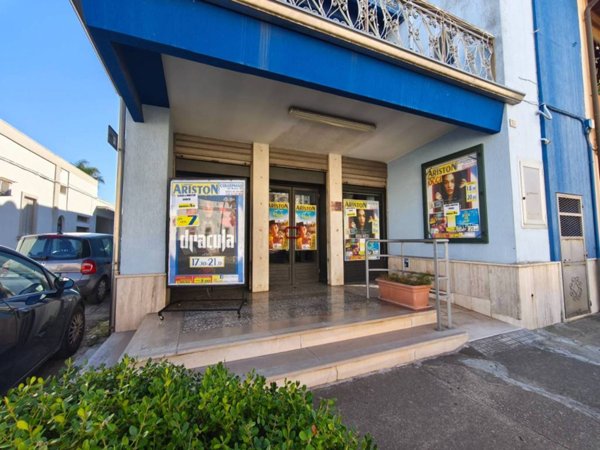 negozio in vendita a Collepasso